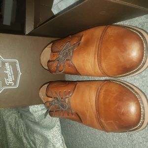 Dress shoes